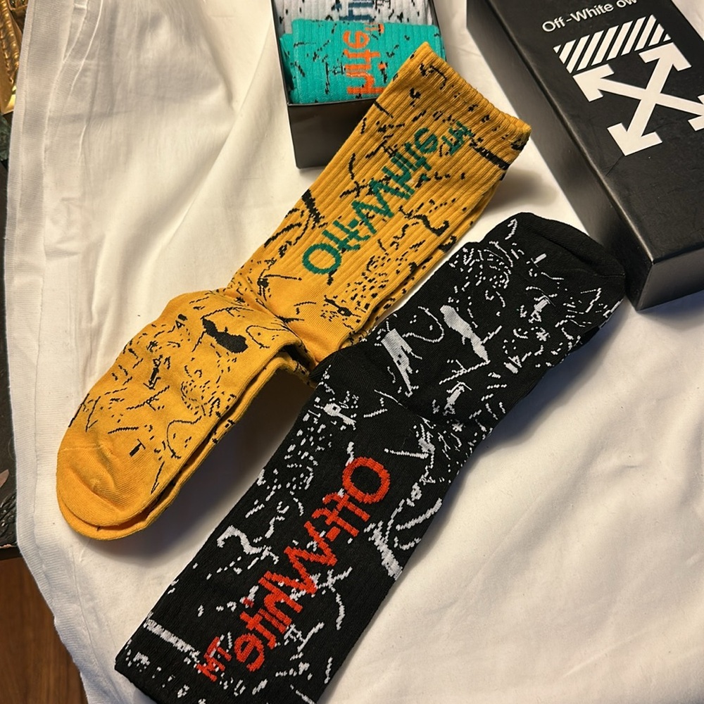 Multicolor Socks Set - Picture 4 of 9
